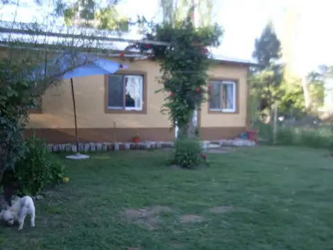 Casa en venta - 3 Dormitorios 2 Baños - Mendoza