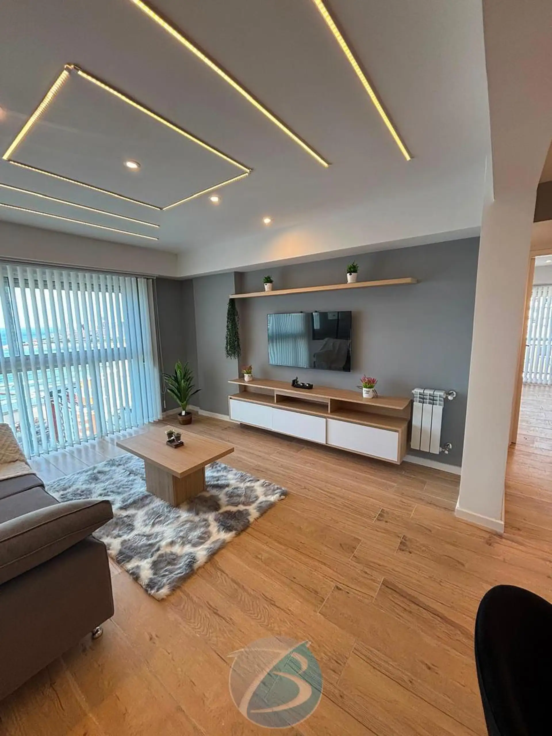 3 ambientes con balcón saliente y vista al mar