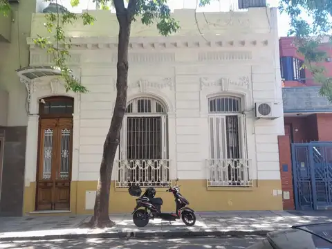 4 Ambientes-Patio- Terraza Lote propio-constitucion