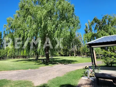 CASA QUINTA CON FRENTE DE RUTA 151 km 9,3