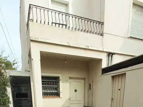 VENTA PH CASEROS 2 AMBIENTES