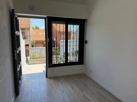 Depto Tipo Casa en Venta 50 años