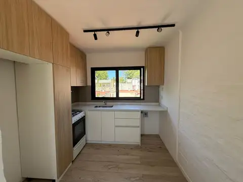 Depto Tipo Casa 2 ambientes con 1 baño