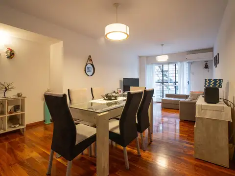 VENTA/PERMUTA - Departamento de 3 dormitorios con patio y cochera. Rosario