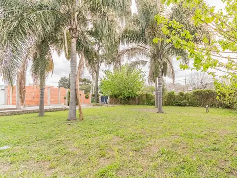 Venta Terreno Triple Frente en Castelar - Toma Permuta - Ideal inversor