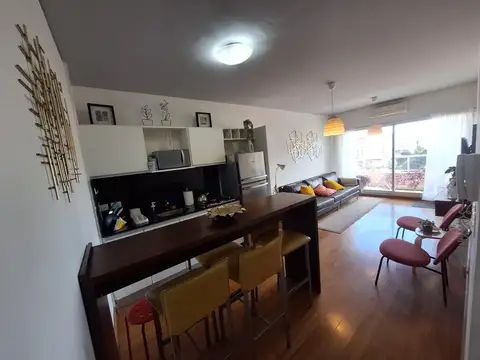 8&deg; Piso Frente Excelente 2 Ambientes , Ba&ntilde;o ,toillette , Balc&oacute;n , Piscina , Solari