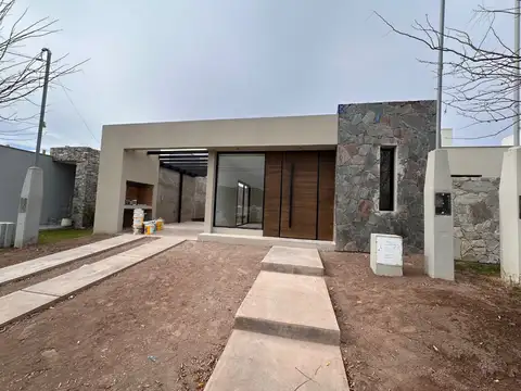 Casa en Venta en Lujan de Cuyo, USD 185.000