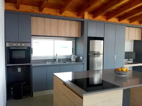Casa 5 ambientes con 3 baños