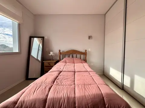 Luminoso departamento de 1 dormitorio a metros de la laguna