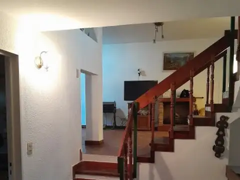 Depto Tipo Casa 4 ambientes con 2 baños