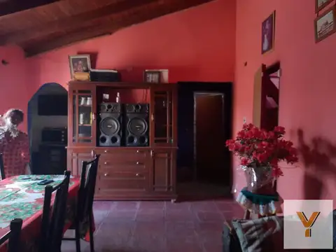 Casa 3 ambientes con 1 baño