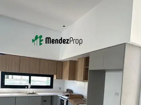 Casa 4 ambientes con 4 baños