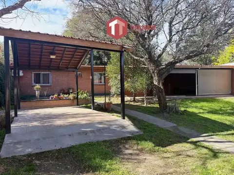Casa en alquiler | Centro de Merlo | Con quincho y cochera
