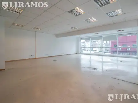 Oficina en Alquiler al Norte