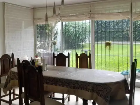 EXCELENTE CASA ESTILO AMERICANO DESARROLLADA EN 2 PLANTAS