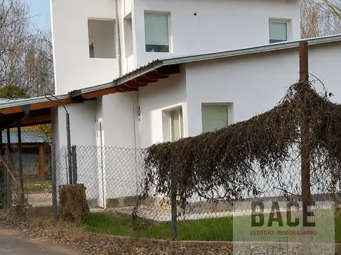 Depto Tipo Casa en Alquiler de 3 ambientes