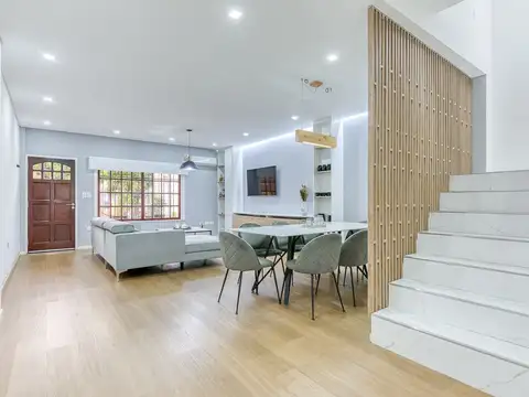 Casa 4 ambientes con 2 baños
