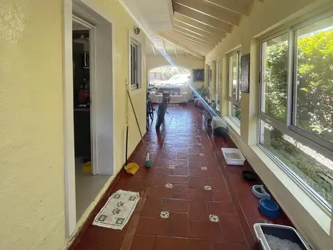 Casa en Venta con 4 cocheras