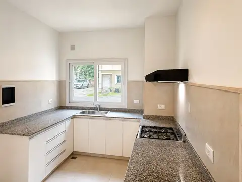 Casa 3 ambientes con 2 baños