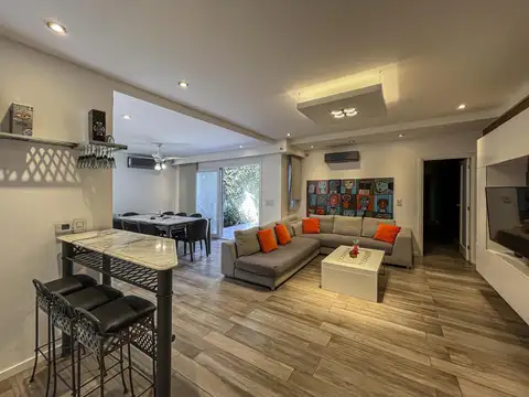 3 de Febrero al 1600 (Pasaje Espora)