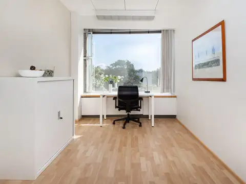 Espacio de oficina en renta para 1 persona en BUENOS AIRES, Laminar II Catalinas