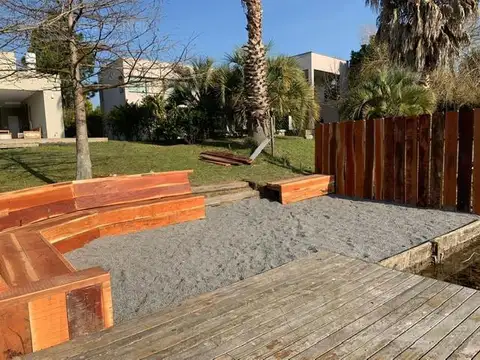 Casa 7 ambientes con 4 baños