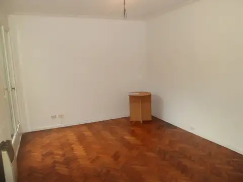 Crámer 2800, Piso 2