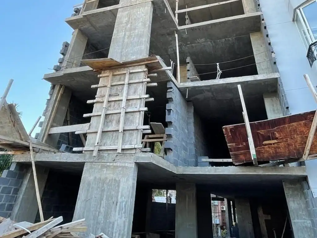 IBERLUCEA IV en Lanus