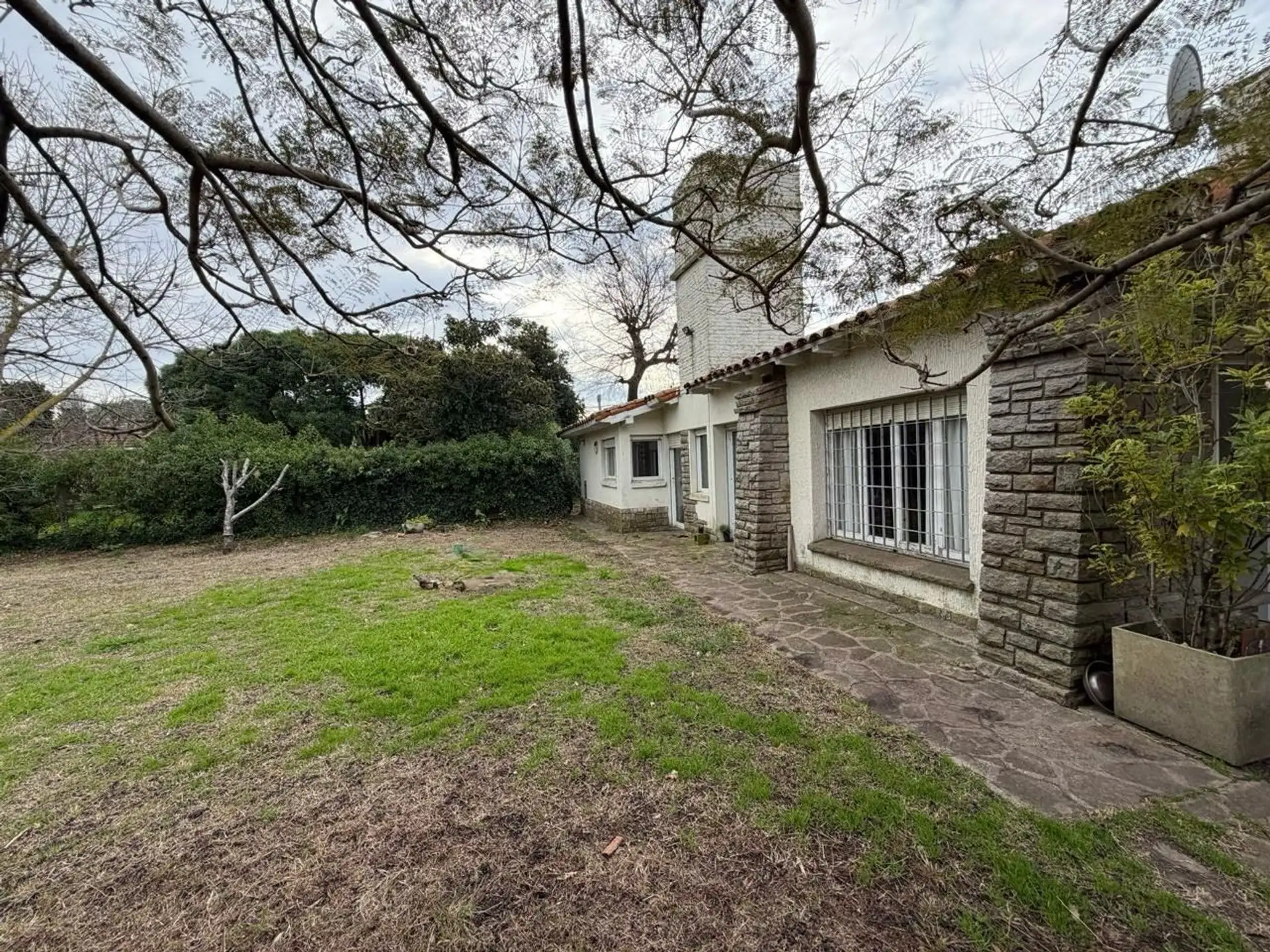 Venta Casa 4amb+Depto+Lote, parque, Zona Alfar