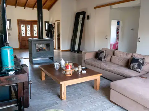 Casa en Venta con 2 cocheras