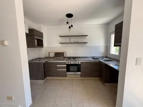 Departamento en Alquiler en Villa Rosa, $ 750.000