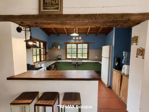 Casa 4 ambientes con 2 baños