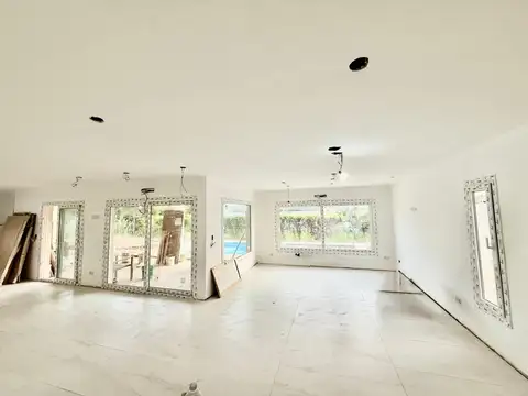 Casa 5 ambientes con 3 baños