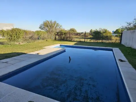 VENTA | Casa de 2 dormitorios con pileta en Quinto Cuartel! Padre Brassesco 1416 – Victoria, En...