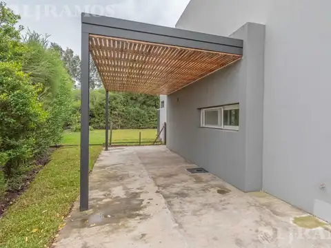 Casa en Alquiler de 3 dormitorios