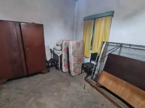 VENTA DE LOTE DE 497 M² C/ VIVIENDA A REFACCIONAR, C. MADERO