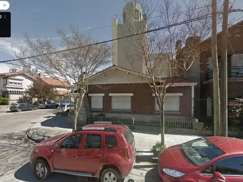 Casa en Alquiler con 1 cochera