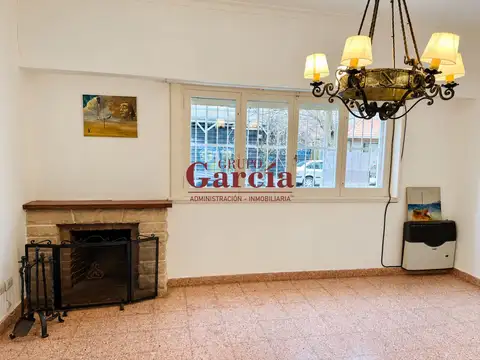 Casa en Alquiler con 1 cochera