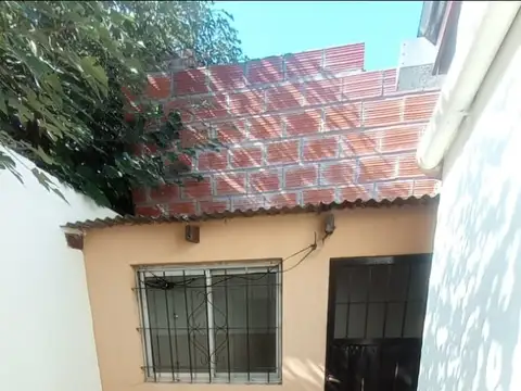Departamento en Alquiler en Monte Grande, $ 380.000