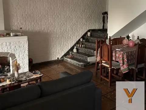 Depto Tipo Casa en Venta 40 años