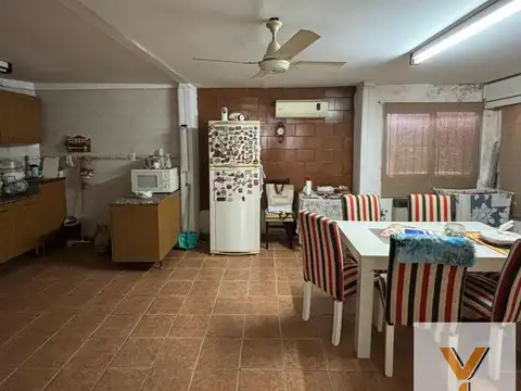 Depto Tipo Casa en Venta en Vicente López, USD 105.000