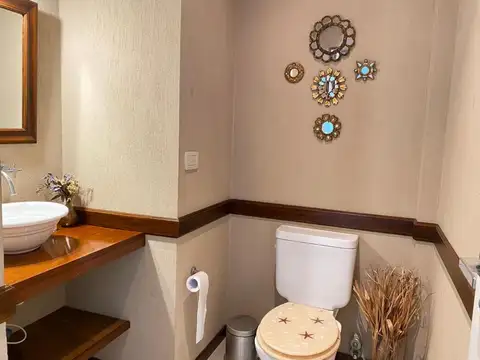 Casa en Venta con 3 cocheras