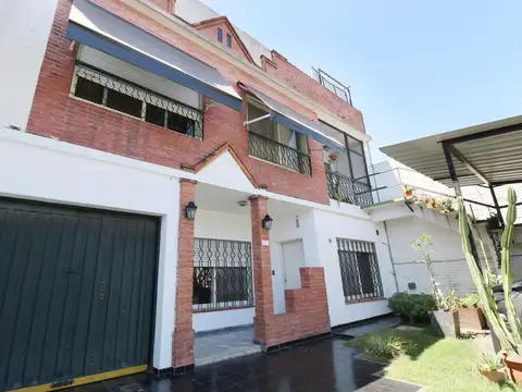 Depto Tipo Casa en Venta con 3 cocheras