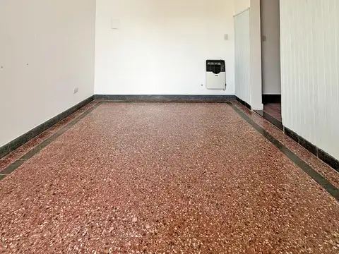 Casa en Alquiler con 1 cochera
