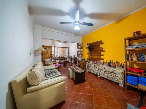 CASA EN VENTA  FISHERTON 2 PROPIEDADES EN UN LOTE