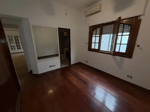 CASA EN VENTA - Castelar Norte