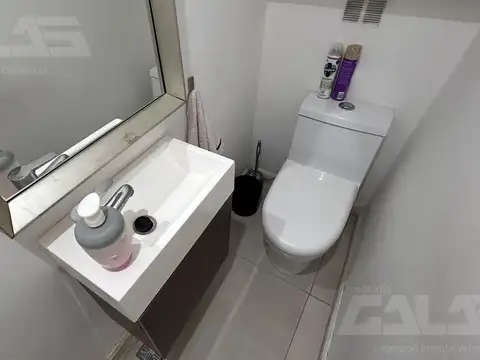 Depto Tipo Casa en Venta con 2 cocheras