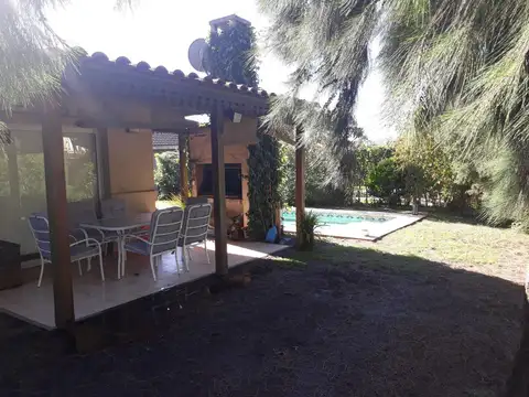 Casa en alquiler - dos dormitorios con pileta - La Candela
