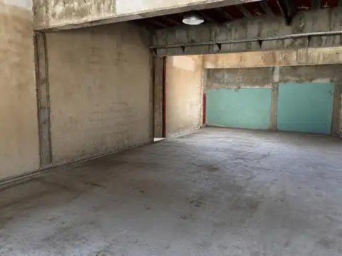 VENTA-DEPÓSITO 430m2 Cub. en 2 plantas Zona Ind I3