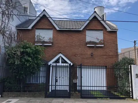 CASA - 4 DORMITORIOS - PARQUE- SAN ANTONIO DE PADUA